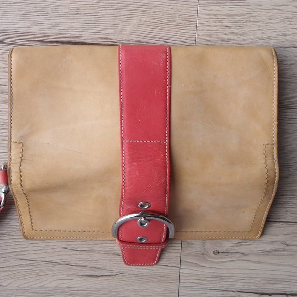 Coach Vachetta leather buckle wristlet wallet. - Picture 8 of 16